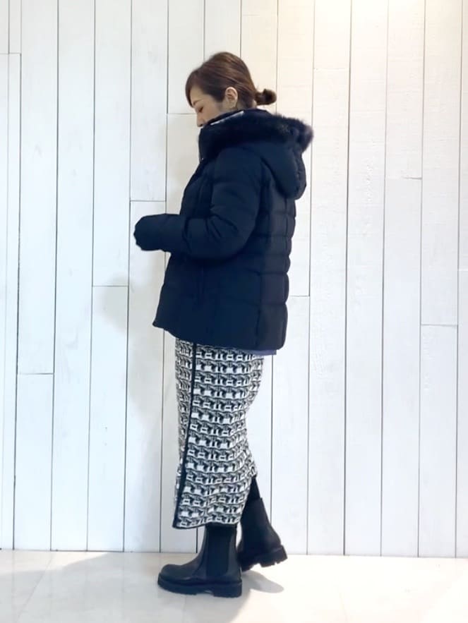 𝑹𝑶𝑴𝑰さんの「INDIVI｜」を使ったコーディネート
