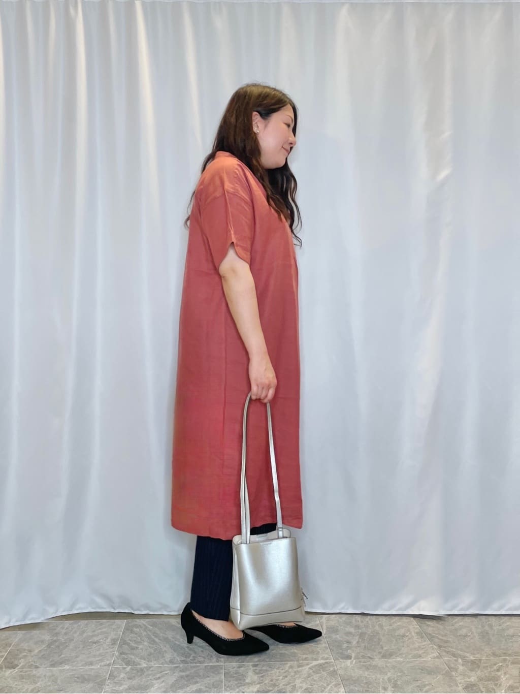 Ayaさんの「SHOO･LA･RUE｜【洗える/SS-3L】すっきりキレイにかっこよく 大人のテーパードパンツ」を使ったコーディネート