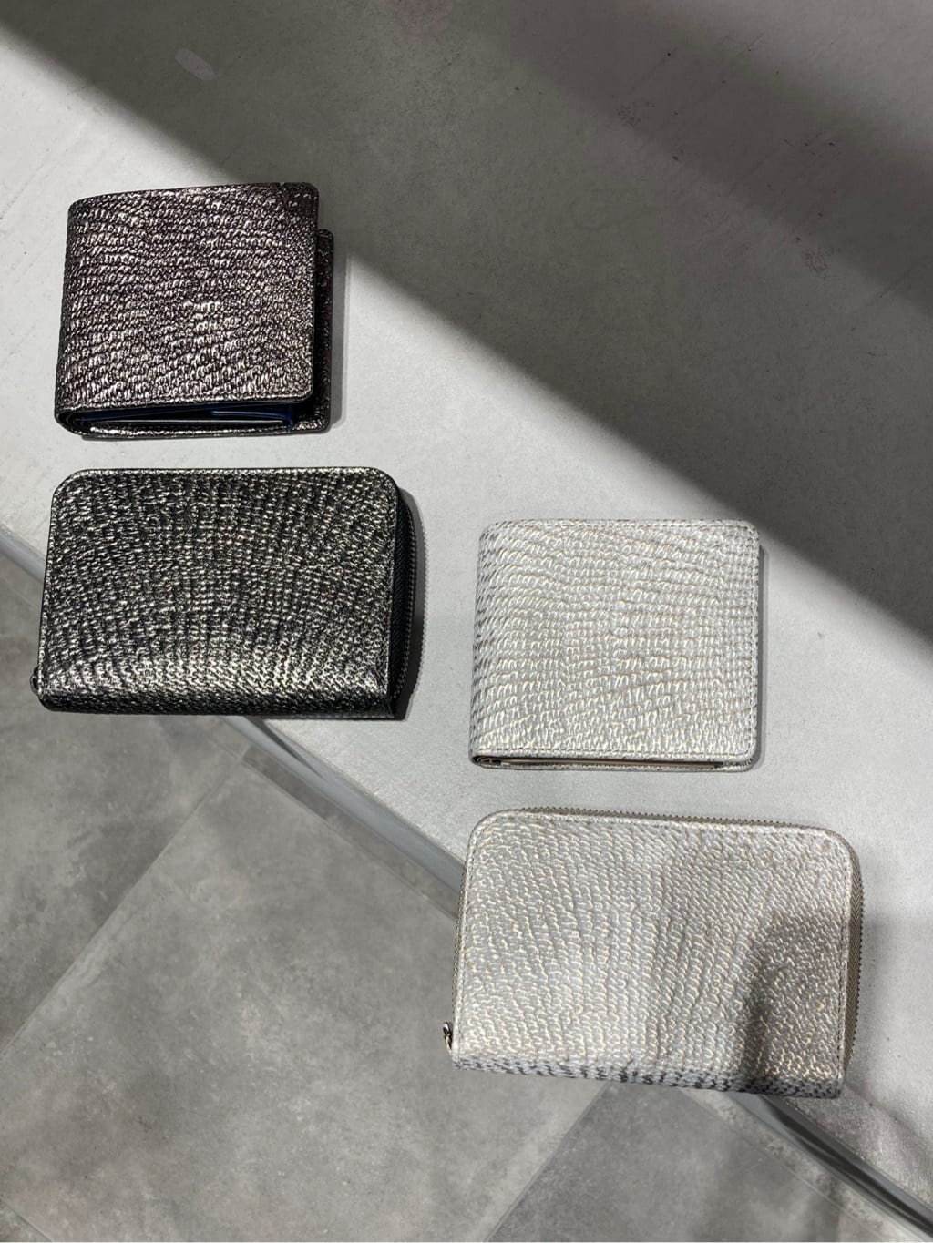 Cさんの「HIROKO HAYASHI｜DAMASCO（ダマスコ）二つ折り財布」を使ったコーディネート