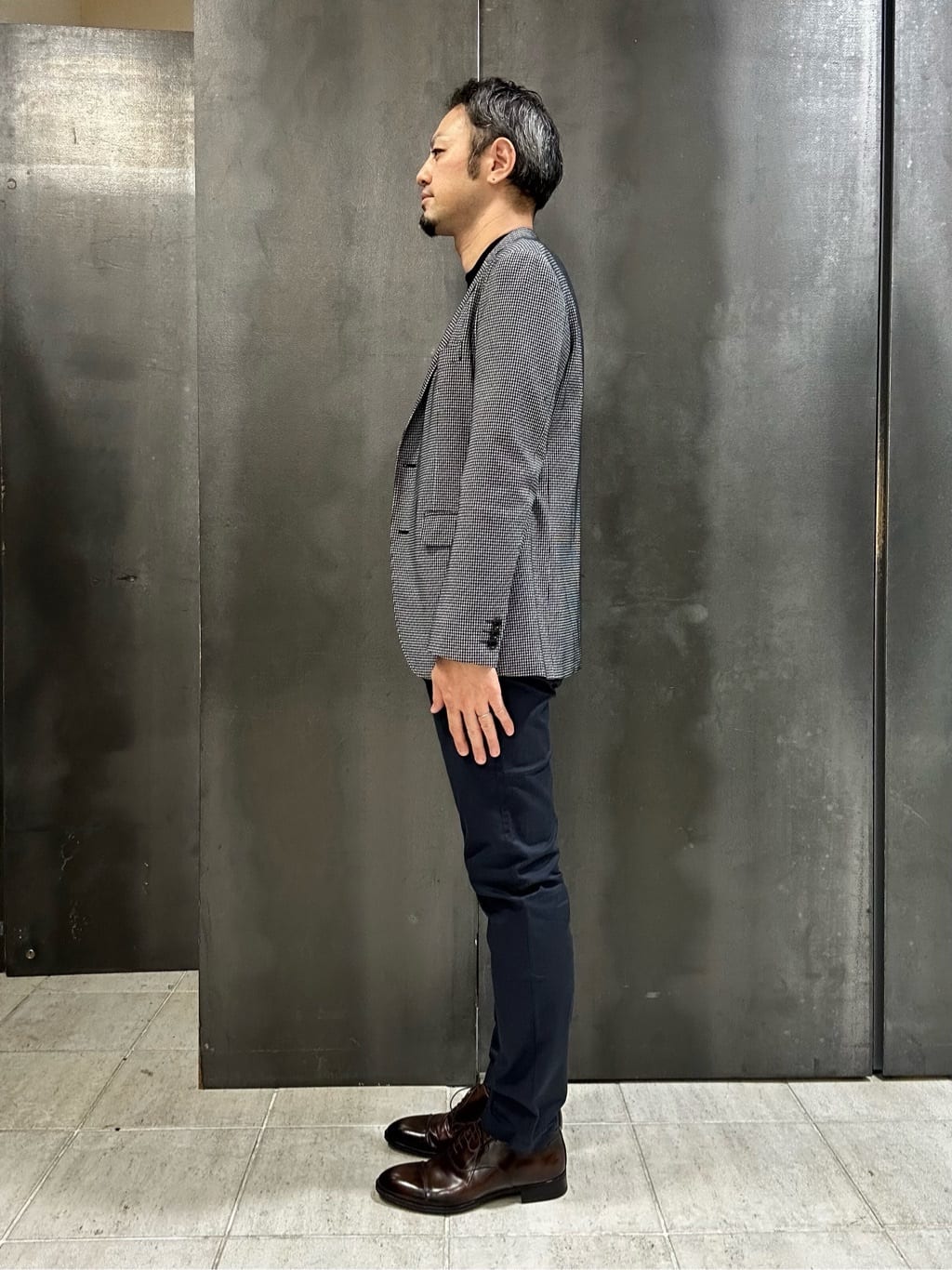 coheyさんの「TAKEO KIKUCHI｜【全7サイズ&times;8色展開！】トップマルチヘリンボン パンツ」を使ったコーディネート