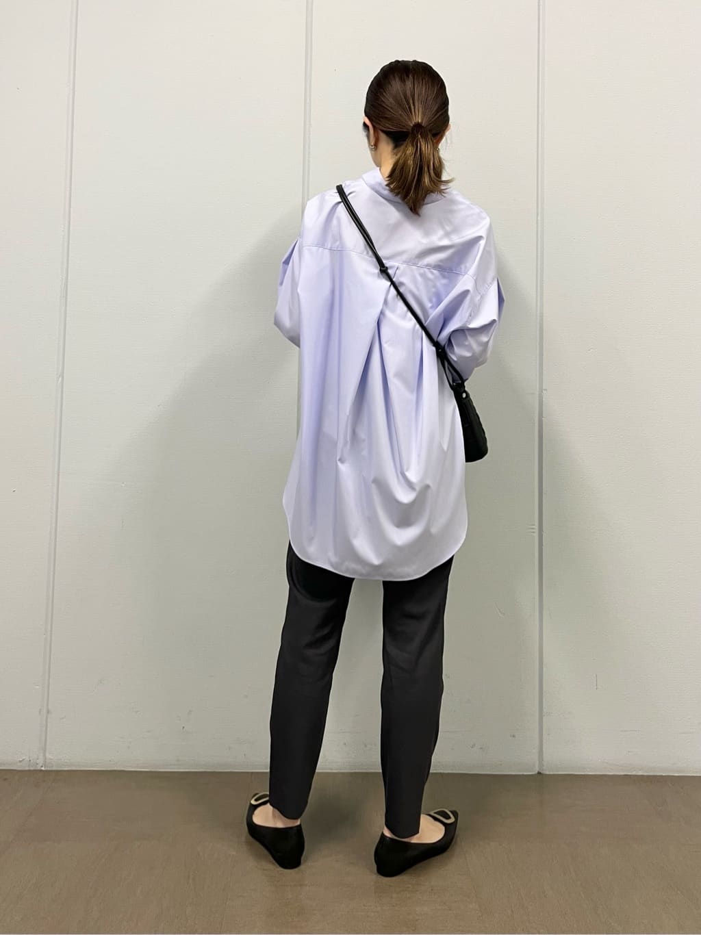shokoさんの「INDIVI｜【パンツ人気1位／褒められパンツ／洗える】ウエストゴムタックテーパードパンツ」を使ったコーディネート