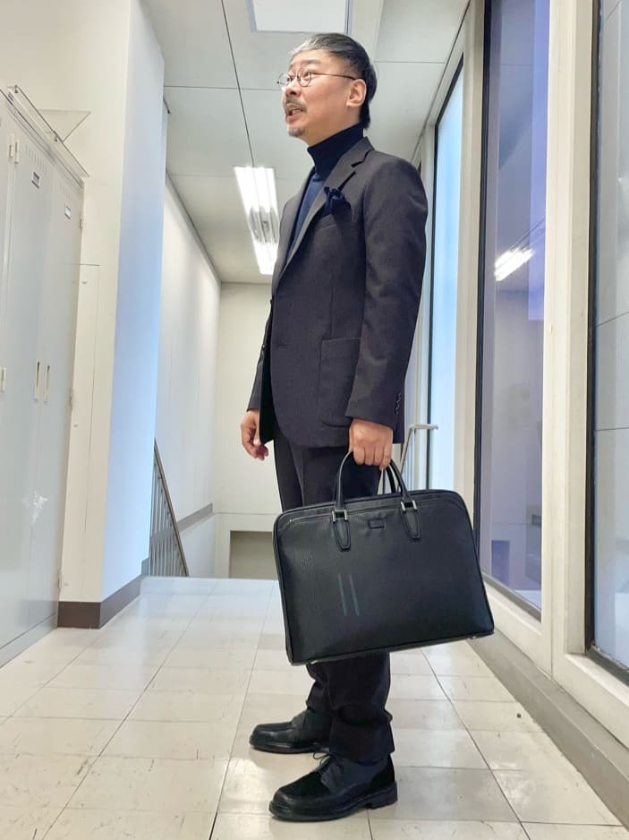 MAKOTO AIさんの「TAKEO KIKUCHI｜フォーマルチーフ」を使ったコーディネート