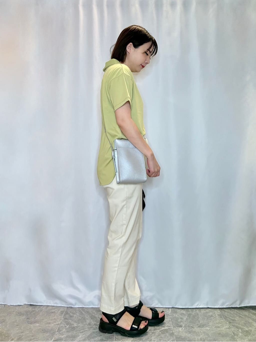 ネリさんの「SHOO･LA･RUE｜【SS-3L/無理せずスリム】 ぐんぐん伸びる イージーテーパードパンツ」を使ったコーディネート