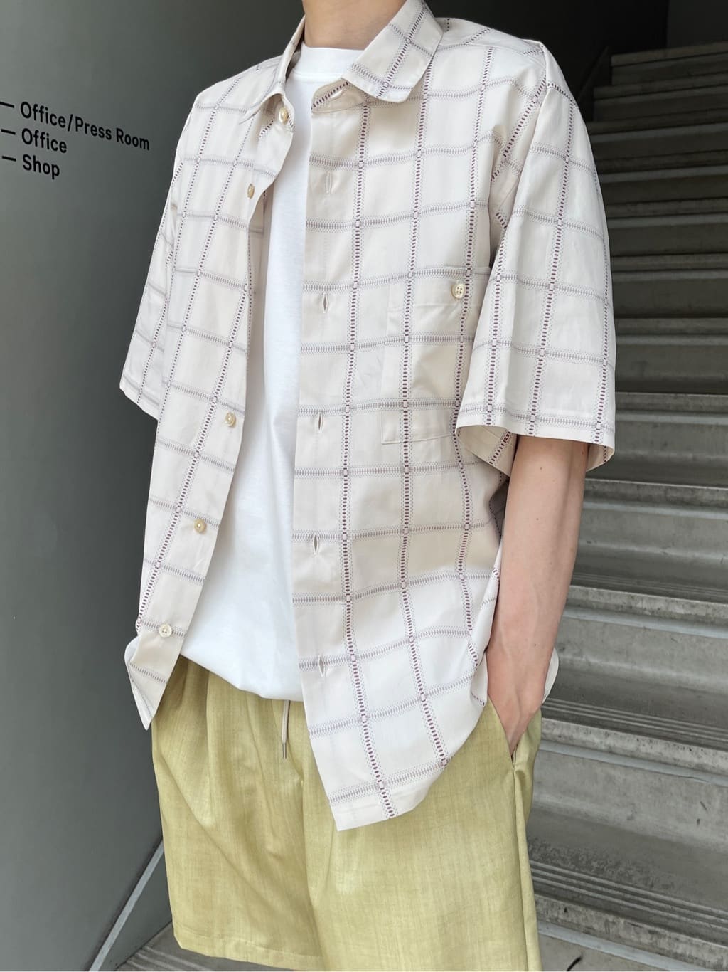 Shintaroさんの「TAKEO KIKUCHI｜【抗菌防臭／5サイズ展開】ハイゲージポンチ Tシャツ」を使ったコーディネート