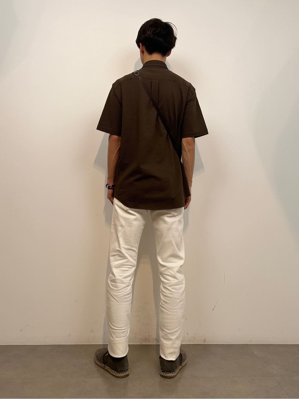 SHOSEIさんの「TAKEO KIKUCHI｜【Sサイズ～】ストレッチ デニム パンツ」を使ったコーディネート