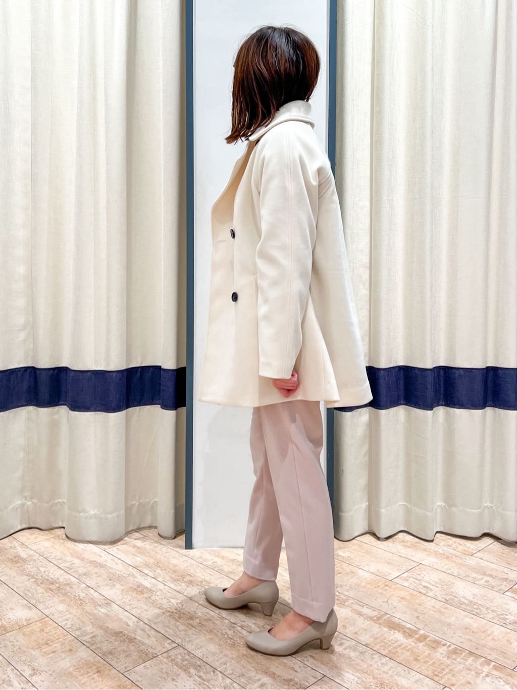 SAYAKAさんの「grove｜【ふわっと心地よい足入れ】やわここち(R)Vカットパンプス」を使ったコーディネート