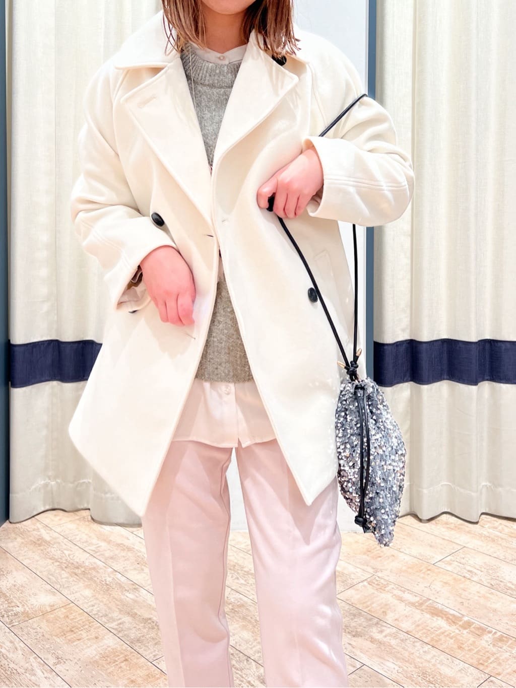SAYAKAさんの「grove｜【ふわっと心地よい足入れ】やわここち(R)Vカットパンプス」を使ったコーディネート