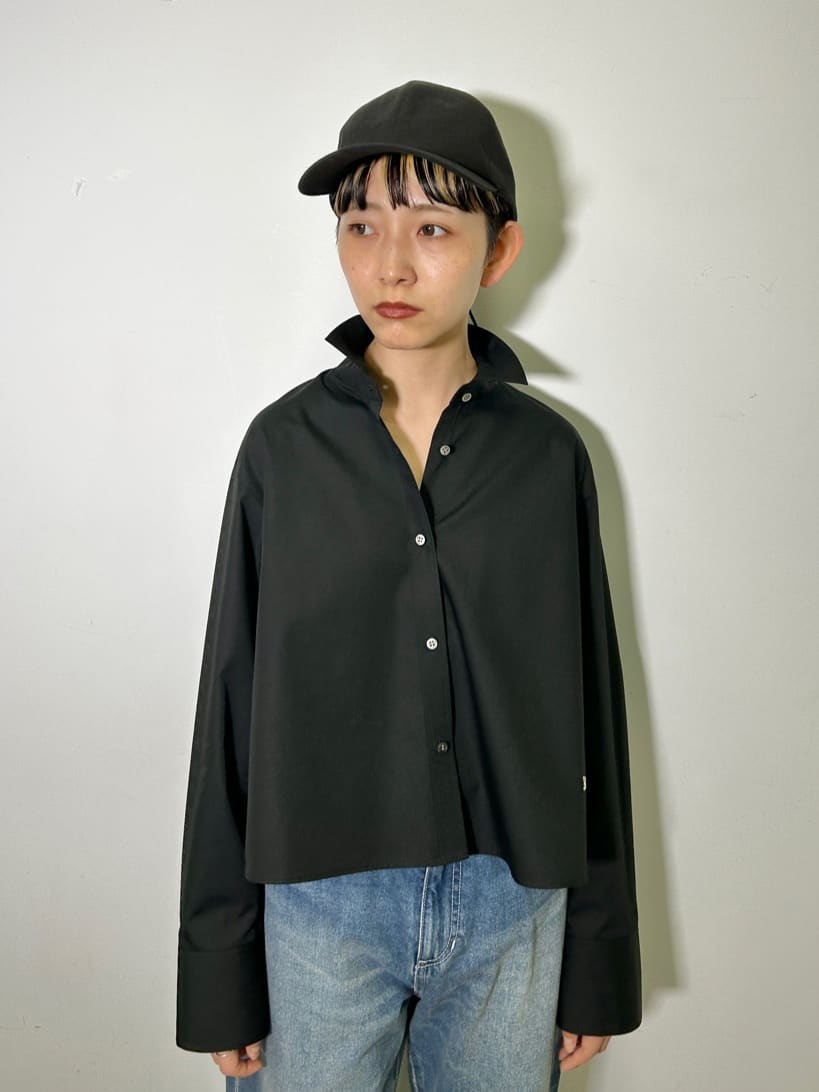 OCHIAIさんの「DRESSTERIOR｜【ウォッシャブル】テーパードコンフォートデニム」を使ったコーディネート