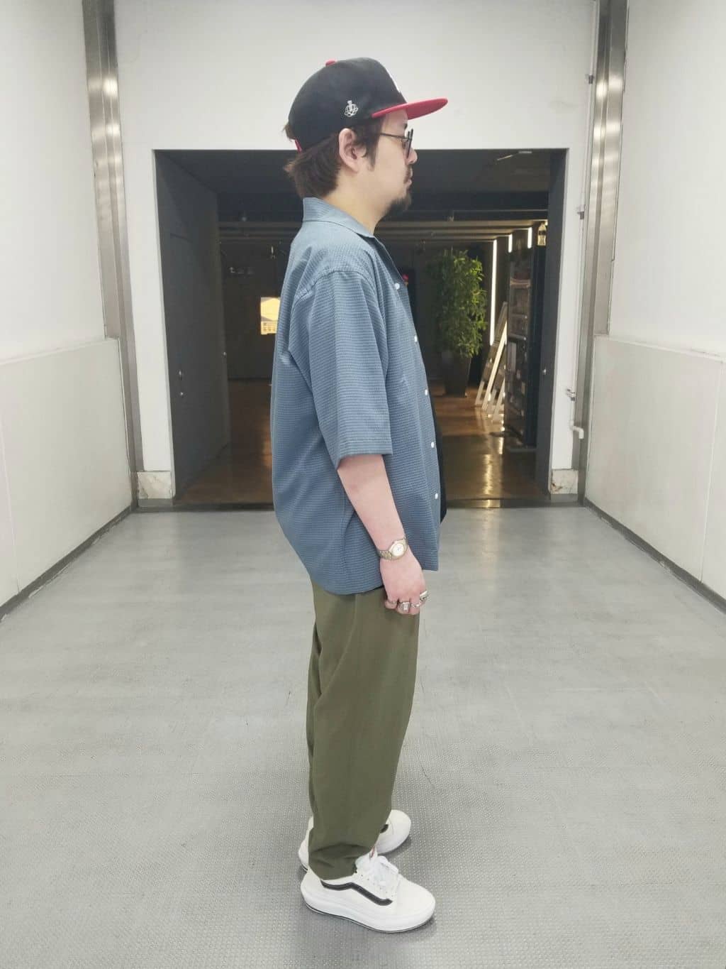 ヨーダさんの「TAKEO KIKUCHI｜【刺繍ロゴT】スムース ワンポイント Tシャツ」を使ったコーディネート