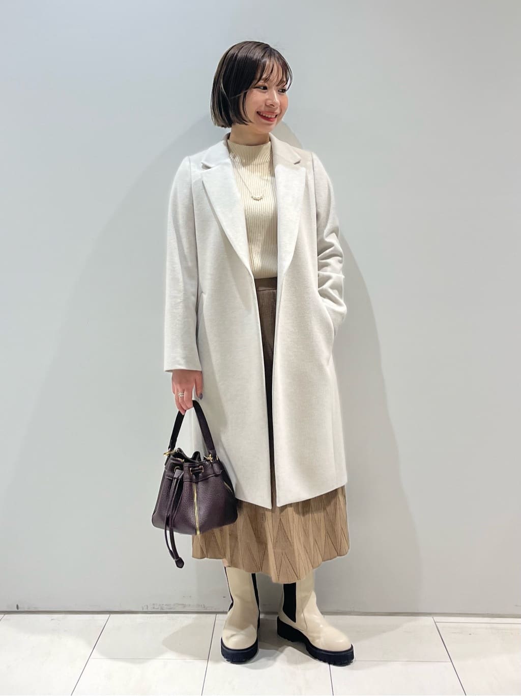 KAOさんの「INDIVI｜【定番人気！/名品コート/日本製】ウール100%チェスターコート」を使ったコーディネート