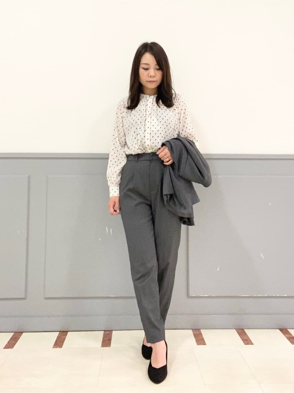 Sachieさんの「grove｜【ふわっと心地よい足入れ】やわここち(R)Vカットパンプス」を使ったコーディネート