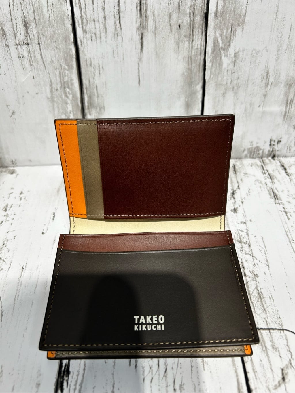 すーさんの「TAKEO KIKUCHI｜アンティーク調レザー 名刺入れ」を使ったコーディネート