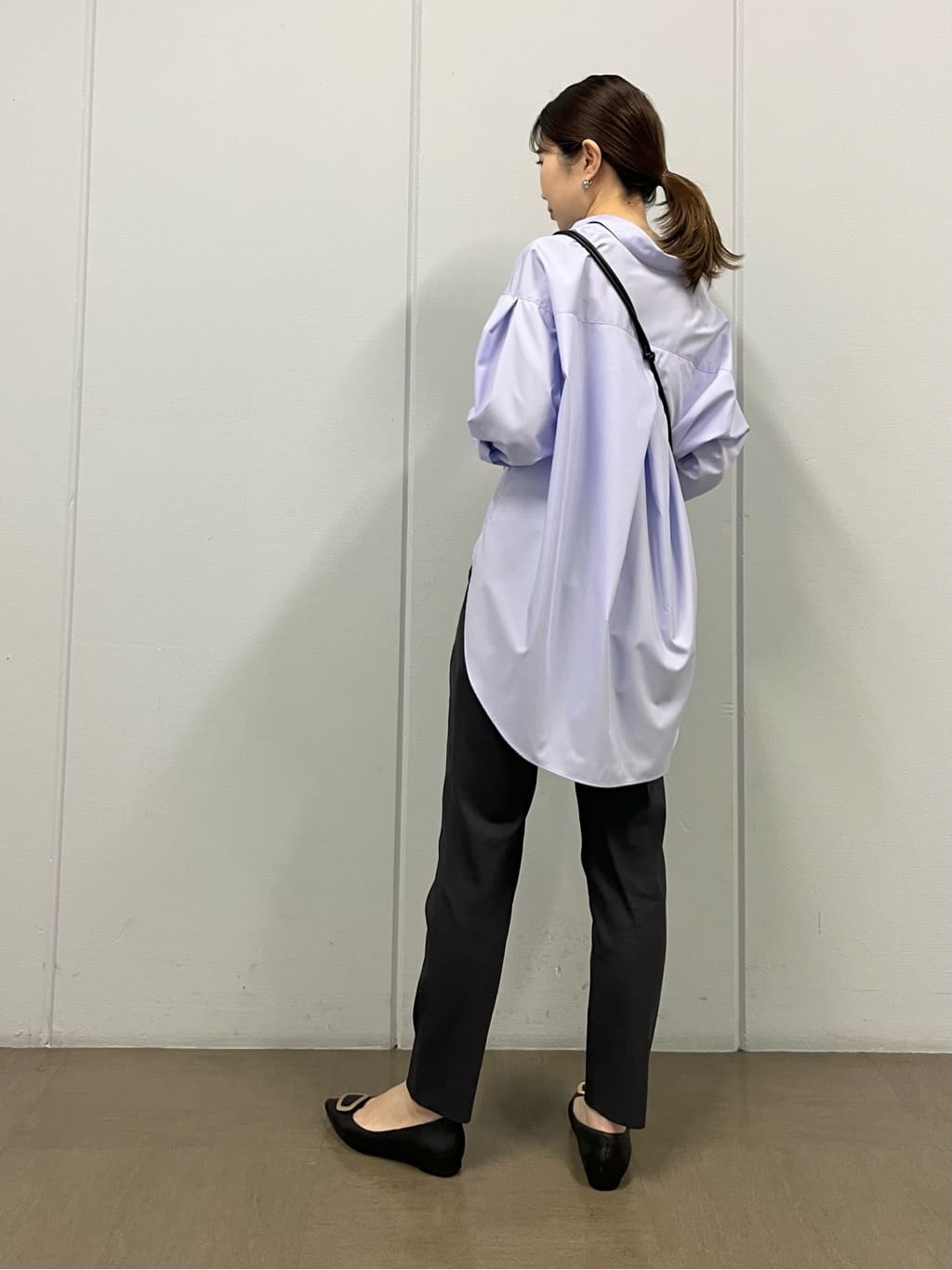 shokoさんの「INDIVI｜【パンツ人気1位／褒められパンツ／洗える】ウエストゴムタックテーパードパンツ」を使ったコーディネート