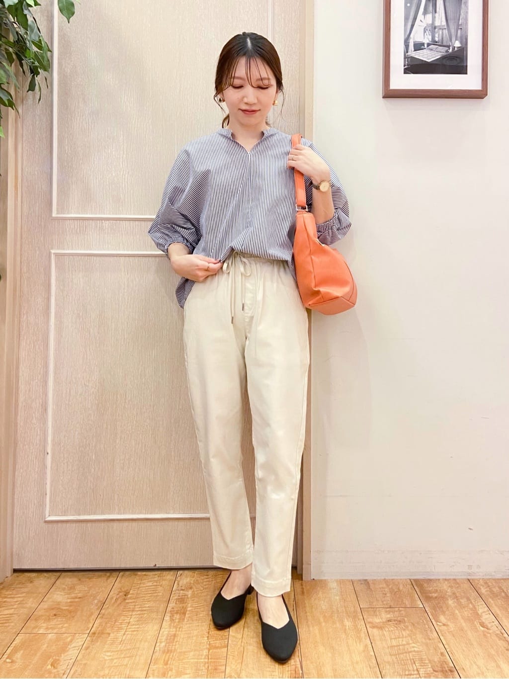 なみさんの「SHOO･LA･RUE｜【SS-3L/無理せずスリム】 ぐんぐん伸びる イージーテーパードパンツ」を使ったコーディネート