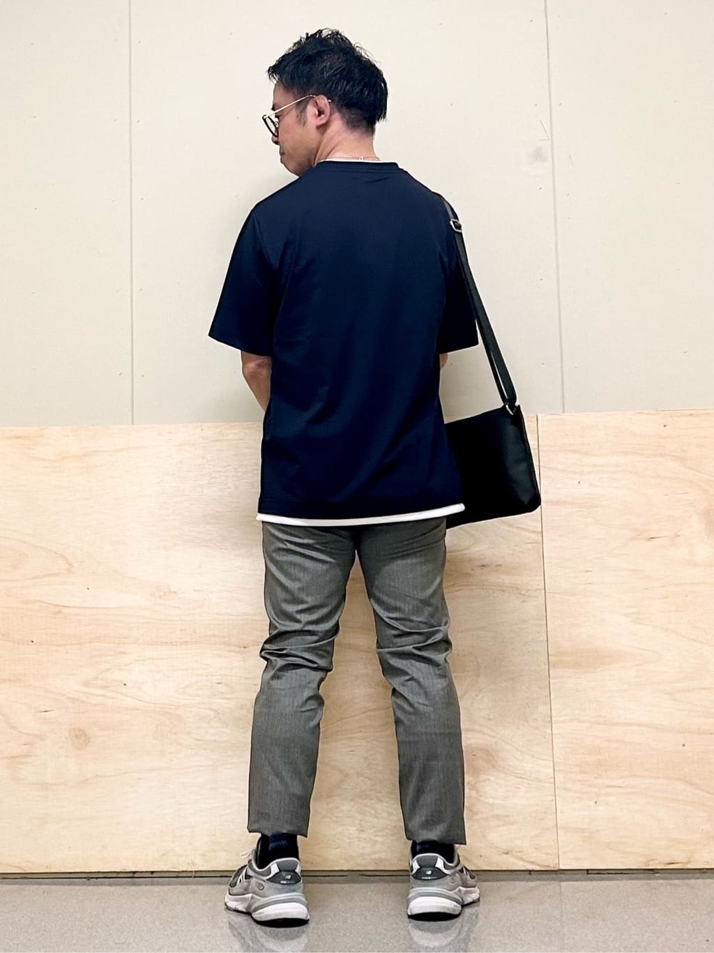 KENJI Iさんの「THE SHOP TK｜サフィアーノミニサコッシュ」を使ったコーディネート