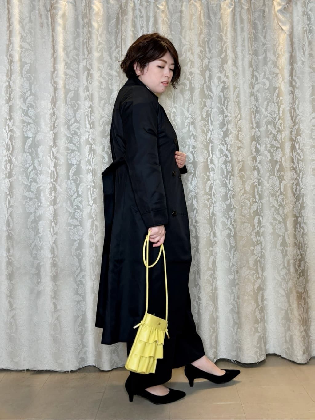 たみさんの「SHOO･LA･RUE｜【通勤/デイリー/セットアップ可】マルチに使える カットジョーゼット ワイドパンツ」を使ったコーディネート