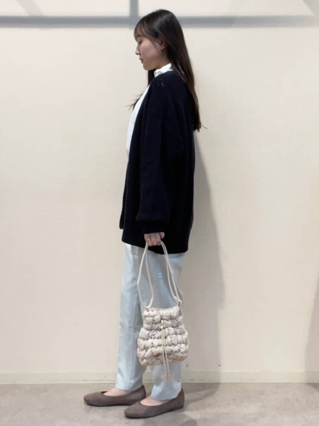 sakiさんの「SHOO･LA･RUE｜【洗える/SS-3L】すっきりキレイにかっこよく 大人のテーパードパンツ」を使ったコーディネート
