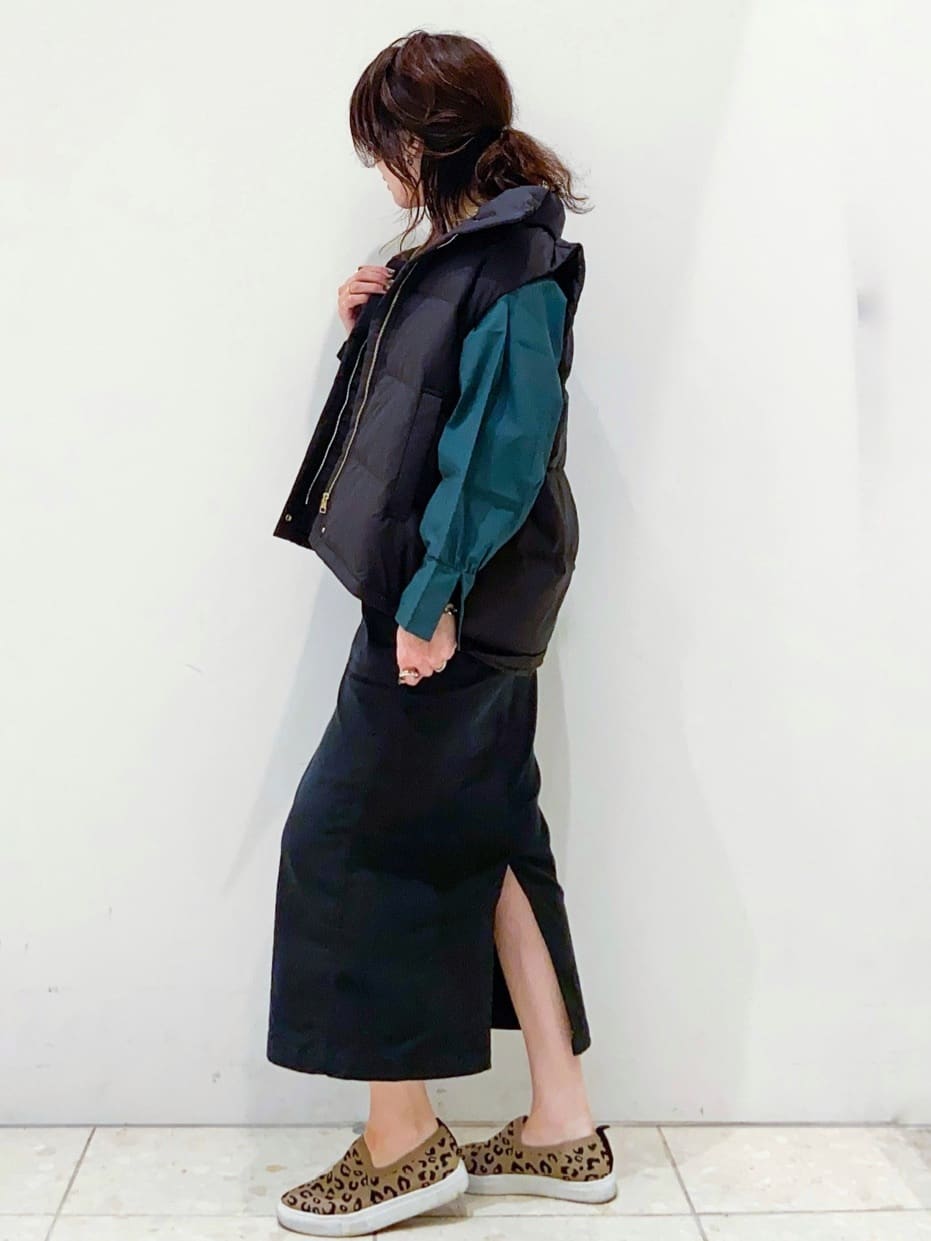 mameさんの「OPAQUE.CLIP｜オーガニックコットン混 ベイカースカート【洗濯機洗い可／ストレッチ】」を使ったコーディネート