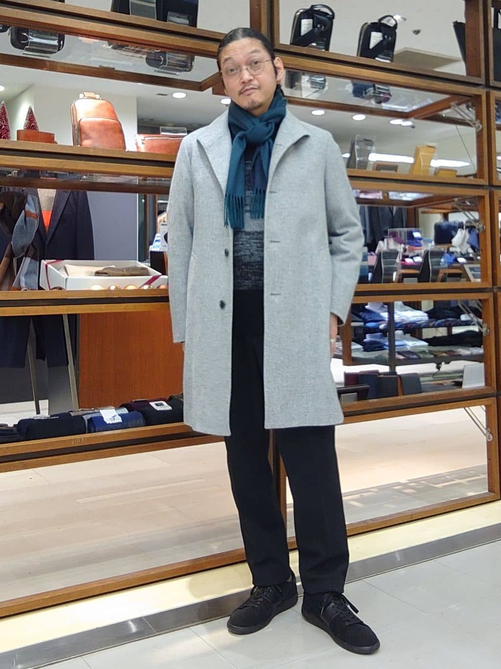かしげるさんの「TAKEO KIKUCHI｜【ウールカシミヤブレンド】ビーバー調 スタンドカラー コート」を使ったコーディネート