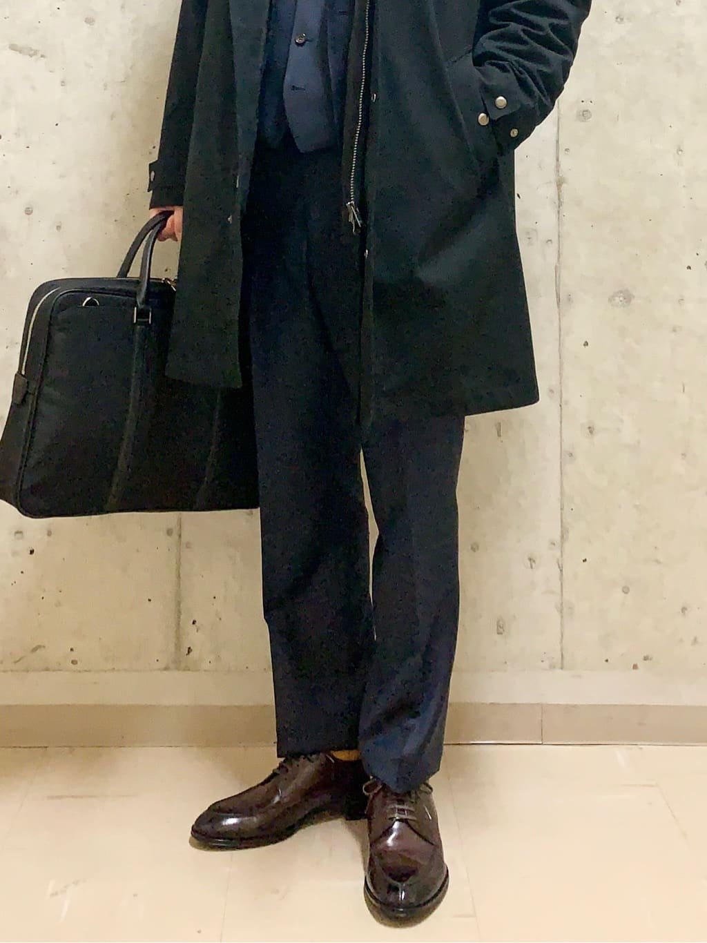 木村剛さんの「TAKEO KIKUCHI｜【Three by Three】シャイニーシャークピンヘッド スーツ/3ピース対応可」を使ったコーディネート