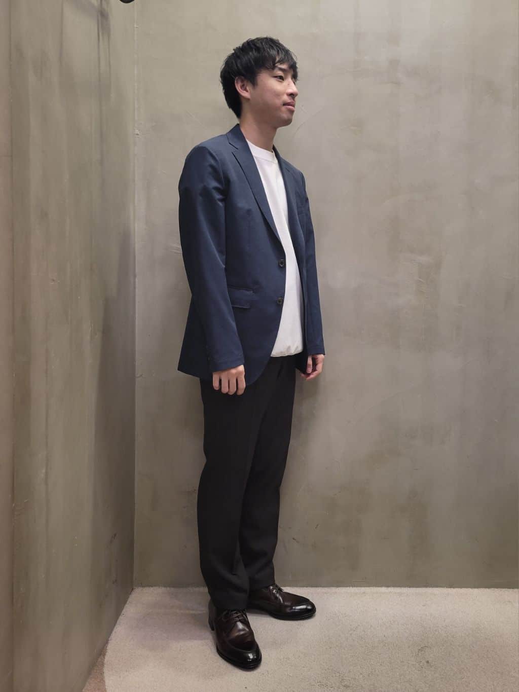 白木駆さんの「TAKEO KIKUCHI｜【抗菌防臭／5サイズ展開】ハイゲージポンチ Tシャツ」を使ったコーディネート