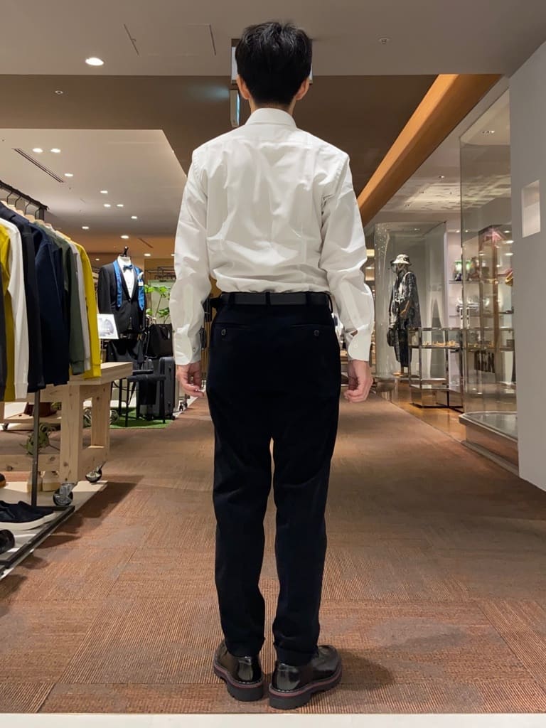 わいずみさんの「TAKEO KIKUCHI｜【Made in JAPAN】ブロード レギュラーカラー ドレスシャツ」を使ったコーディネート