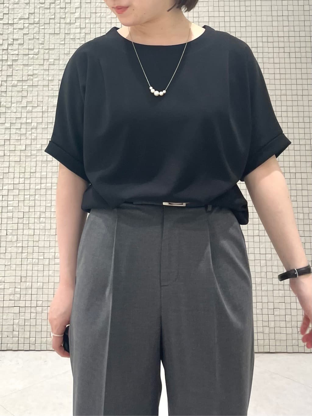 sakuさんの「INDIVI｜【セレモニーにおすすめ！】パール調トップネックレス」を使ったコーディネート