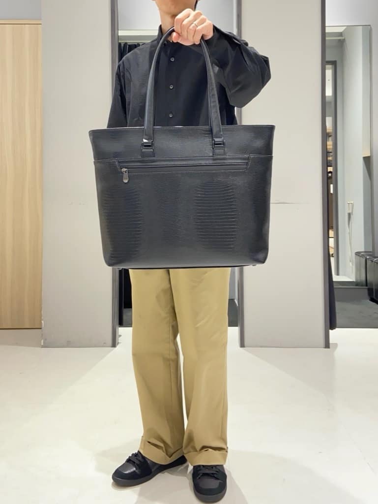 わいずみさんの「TAKEO KIKUCHI｜【撥水】ライトウェイト トートバッグ」を使ったコーディネート