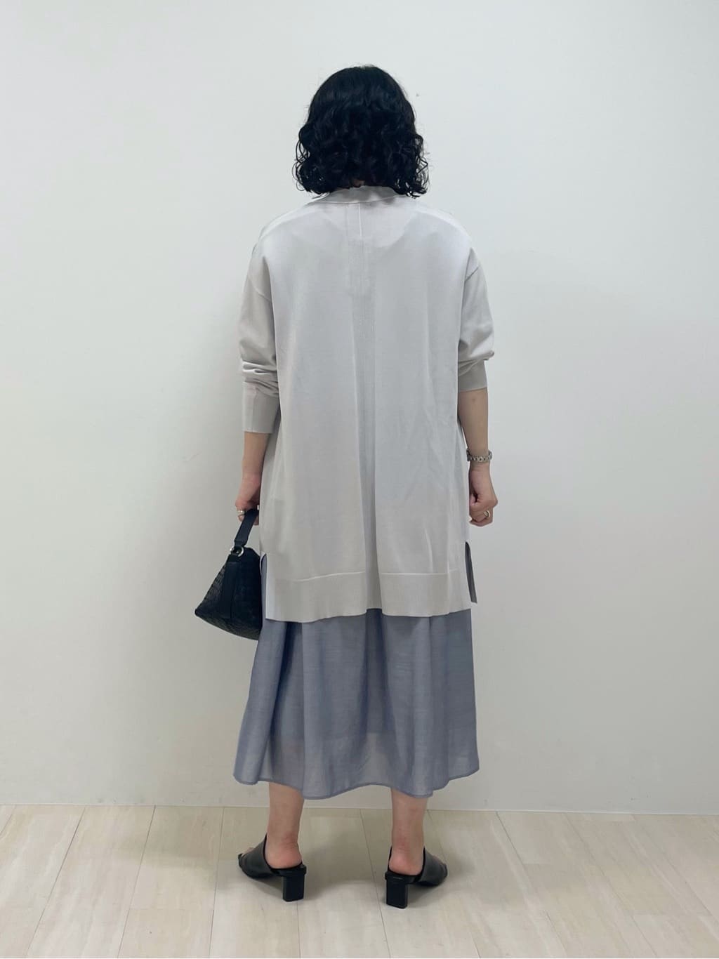 kanaさんの「INDIVI｜【セレモニーにおすすめ！】パール調トップネックレス」を使ったコーディネート