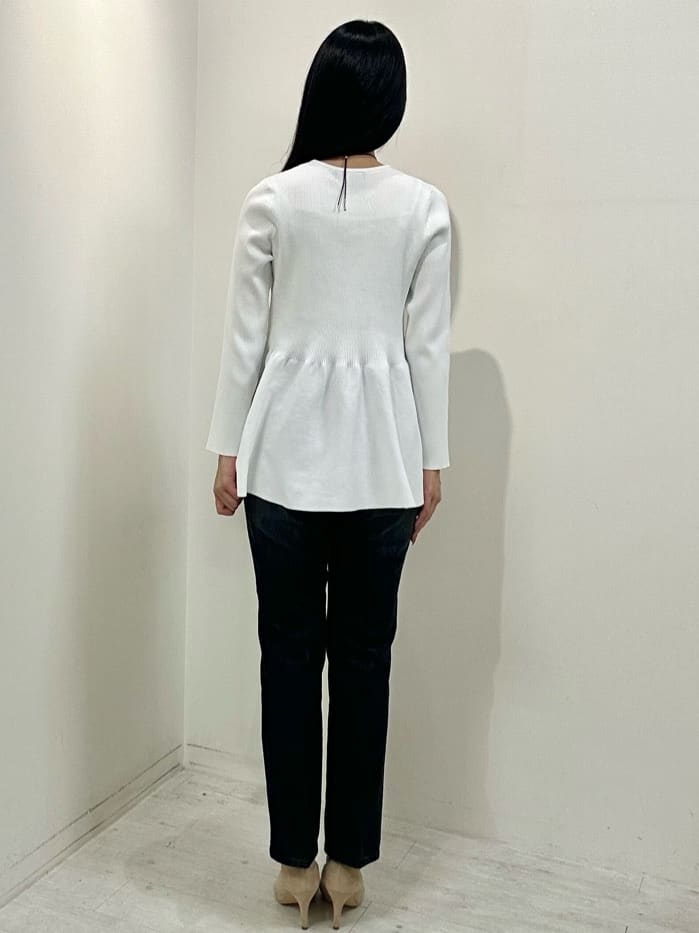 akariさんの「COUP DE CHANCE｜【環境に配慮したデニム】細身デニムパンツ」を使ったコーディネート