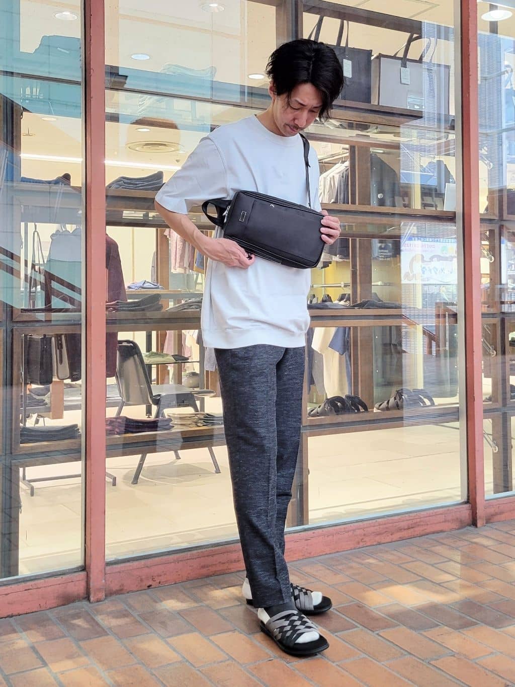 piroyaさんの「TAKEO KIKUCHI｜【抗菌防臭／5サイズ展開】ハイゲージポンチ Tシャツ」を使ったコーディネート