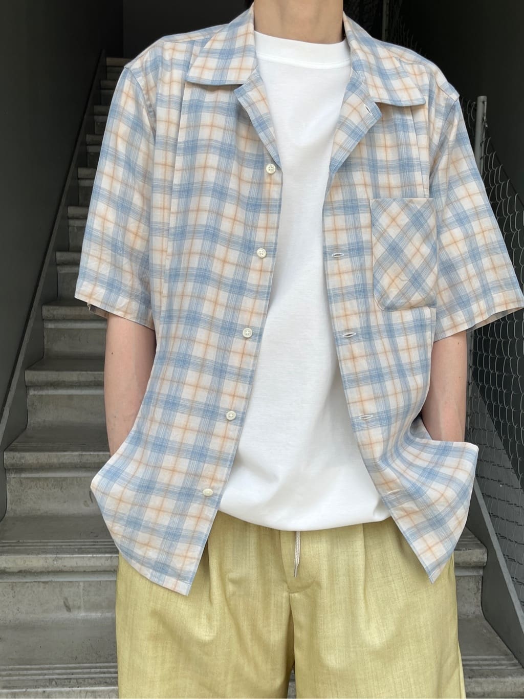 Shintaroさんの「TAKEO KIKUCHI｜【抗菌防臭／5サイズ展開】ハイゲージポンチ Tシャツ」を使ったコーディネート