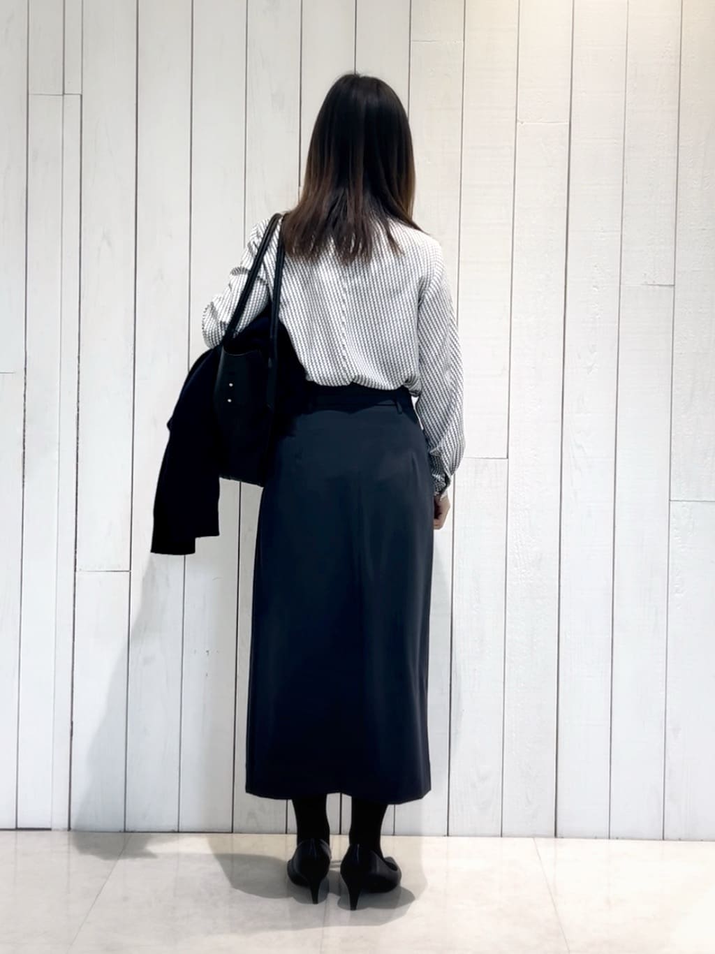𝑹𝑶𝑴𝑰さんの「INDIVI｜」を使ったコーディネート