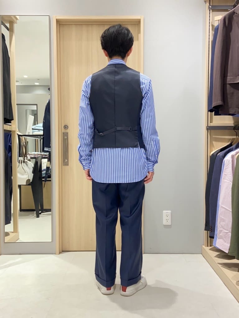 わいずみさんの「TAKEO KIKUCHI｜【Three by Three】シャイニーシャークピンヘッド ベスト / 3ピース対応」を使ったコーディネート