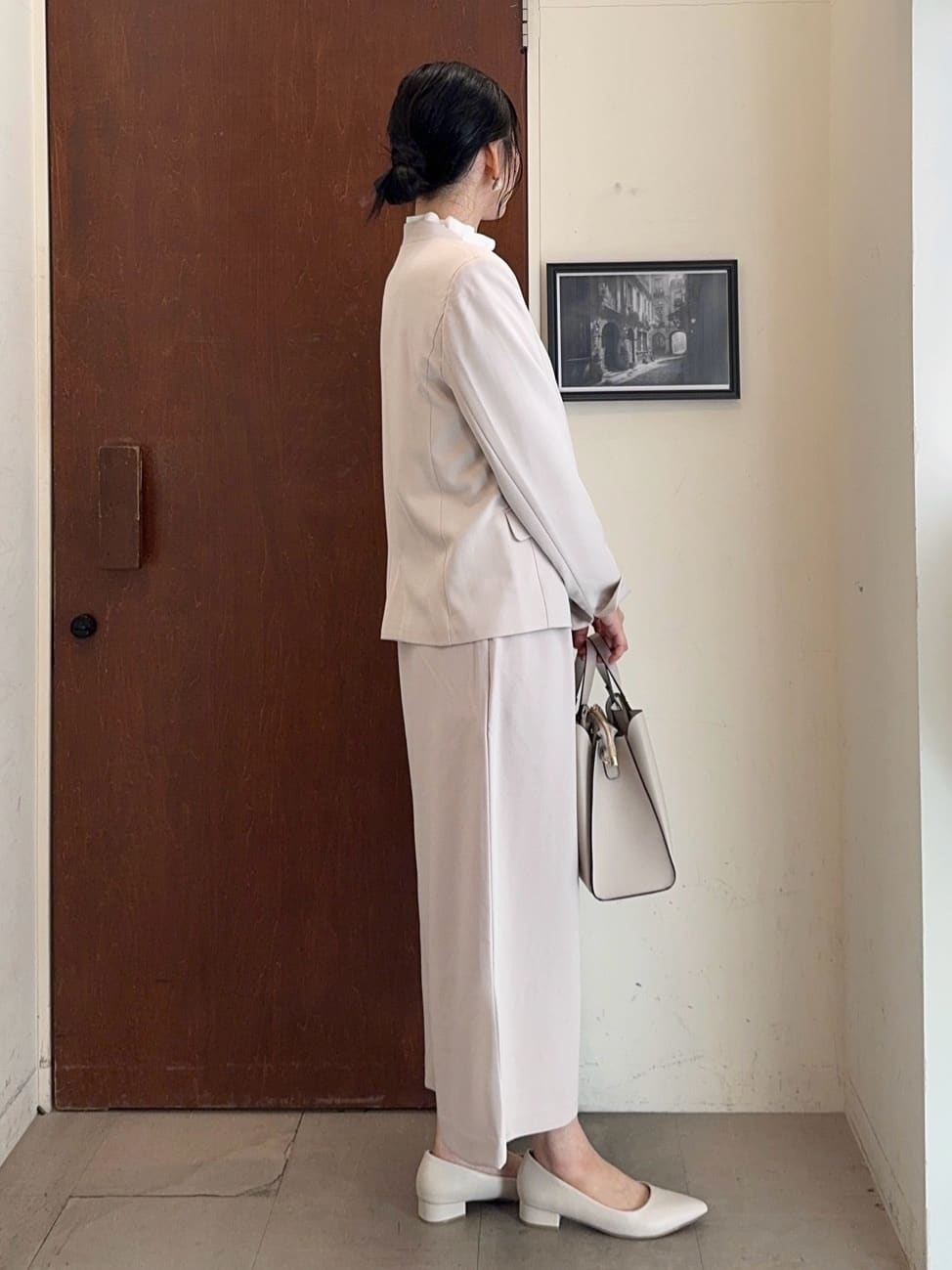 𝐇𝐢𝐫𝐨𝐦𝐢さんの「SHOO･LA･RUE｜【通勤/デイリー/セットアップ可】マルチに使える カットジョーゼット ワイドパンツ」を使ったコーディネート