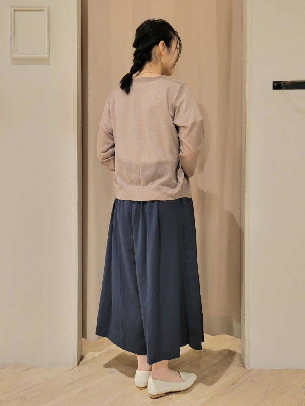 いそさんの「grove｜メタルパーツローファーパンプス【晴雨兼用】」を使ったコーディネート
