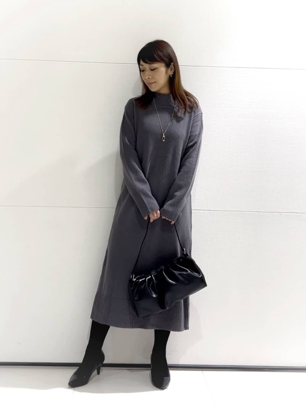 𝑹𝑶𝑴𝑰さんの「INDIVI｜」を使ったコーディネート
