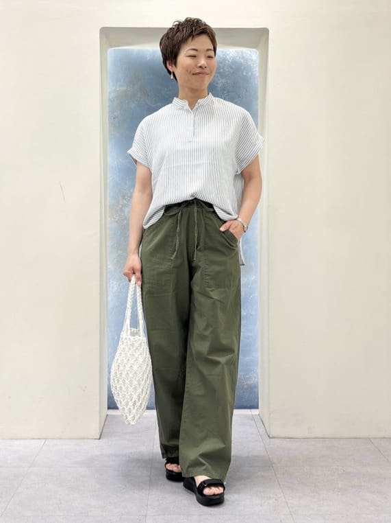 シュウコさんの「grove｜＜Lee&times;grove（別注色あり）＞ PAINTER PANTS」を使ったコーディネート