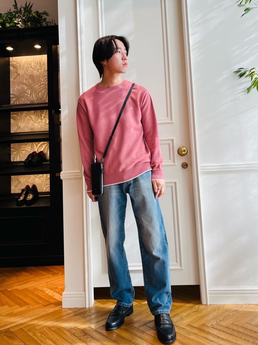 kaminaga さんの「DRESSTERIOR｜【Safari5月号掲載】イタリアレザースマホショルダーバッグ」を使ったコーディネート