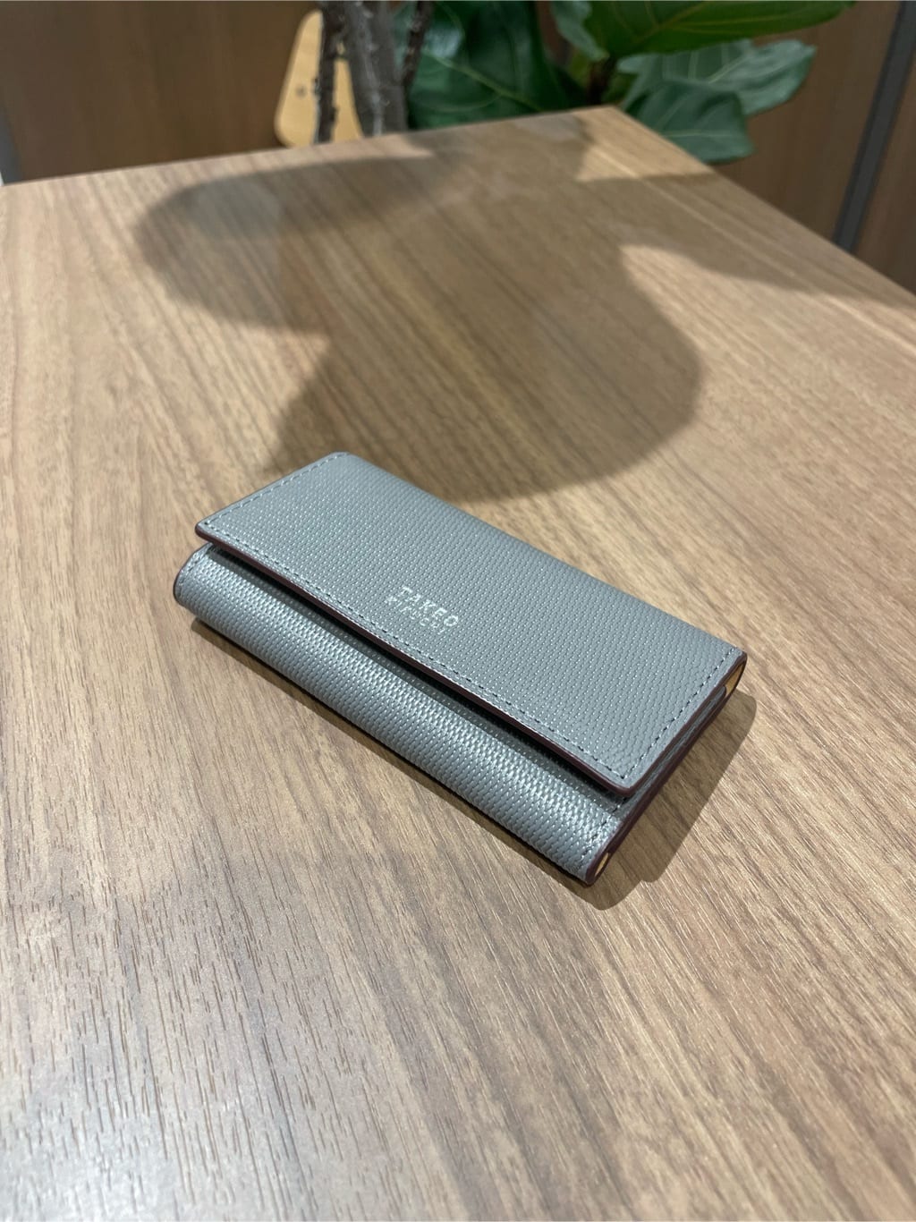 コウノ モトヤさんの「TAKEO KIKUCHI｜【ソフト＆ナチュラル】ミニメッシュ レザー キーケース」を使ったコーディネート