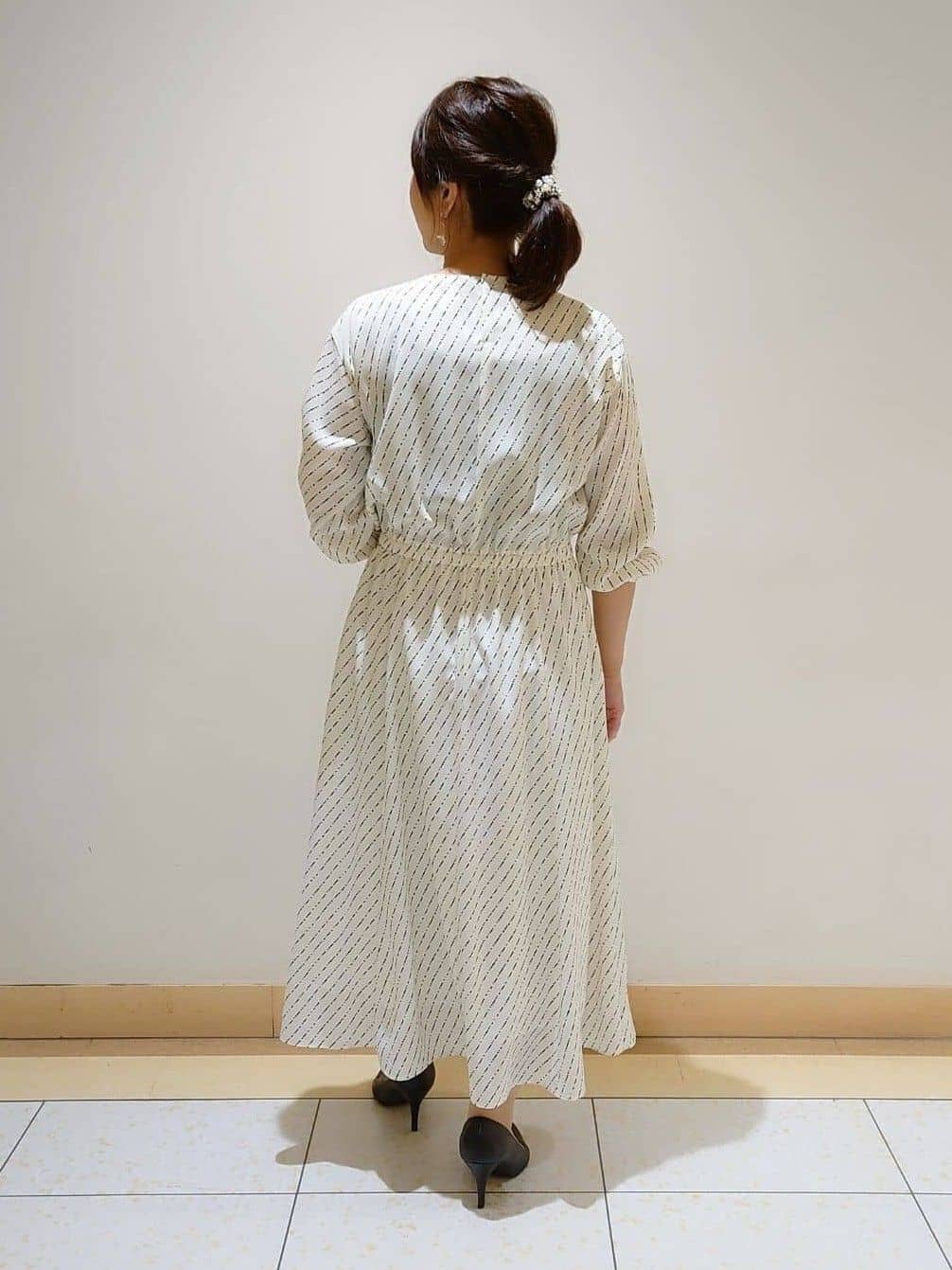 TOMOMIさんの「INDIVI｜【セレモニーにおすすめ！】パール調トップネックレス」を使ったコーディネート