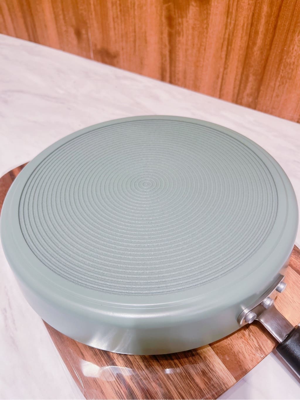 アリオ川口さんの「212 KITCHEN STORE｜マイスターハンド ウッドボード L ＜TOOLS ツールズ＞」を使ったコーディネート