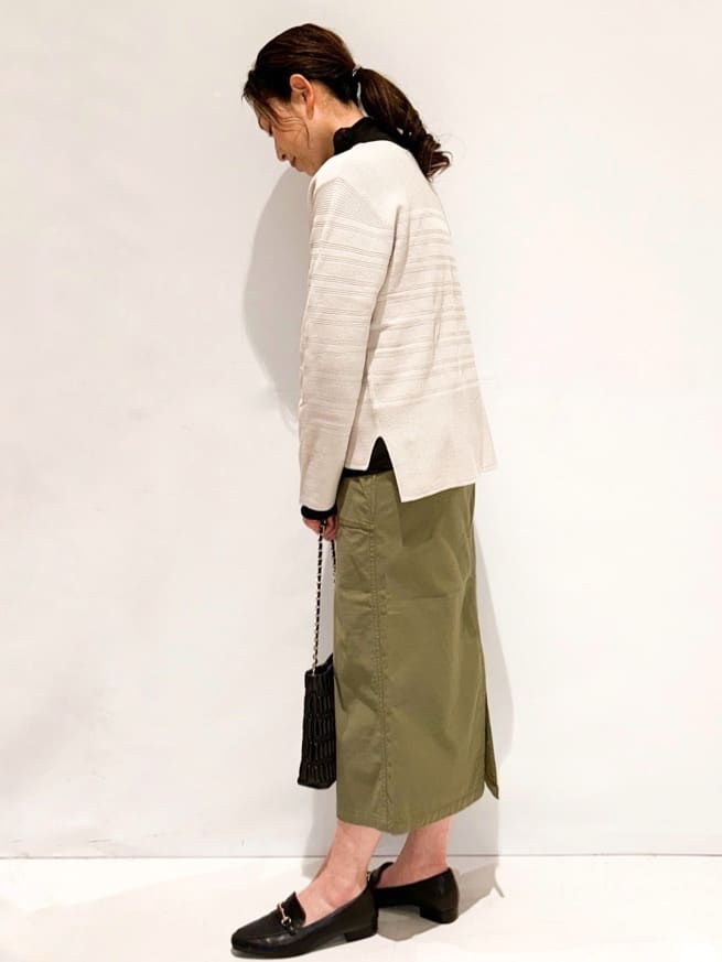NAOさんの「OPAQUE.CLIP｜オーガニックコットン混 ベイカースカート【洗濯機洗い可／ストレッチ】」を使ったコーディネート