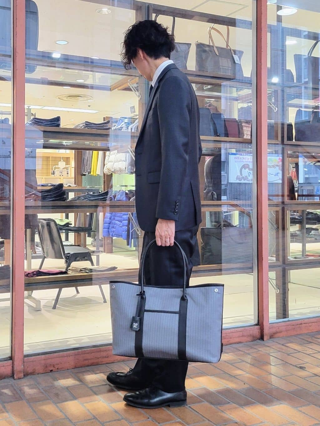 piroyaさんの「TAKEO KIKUCHI｜【Three by Three】シャイニーシャークピンヘッド スーツ/3ピース対応可」を使ったコーディネート