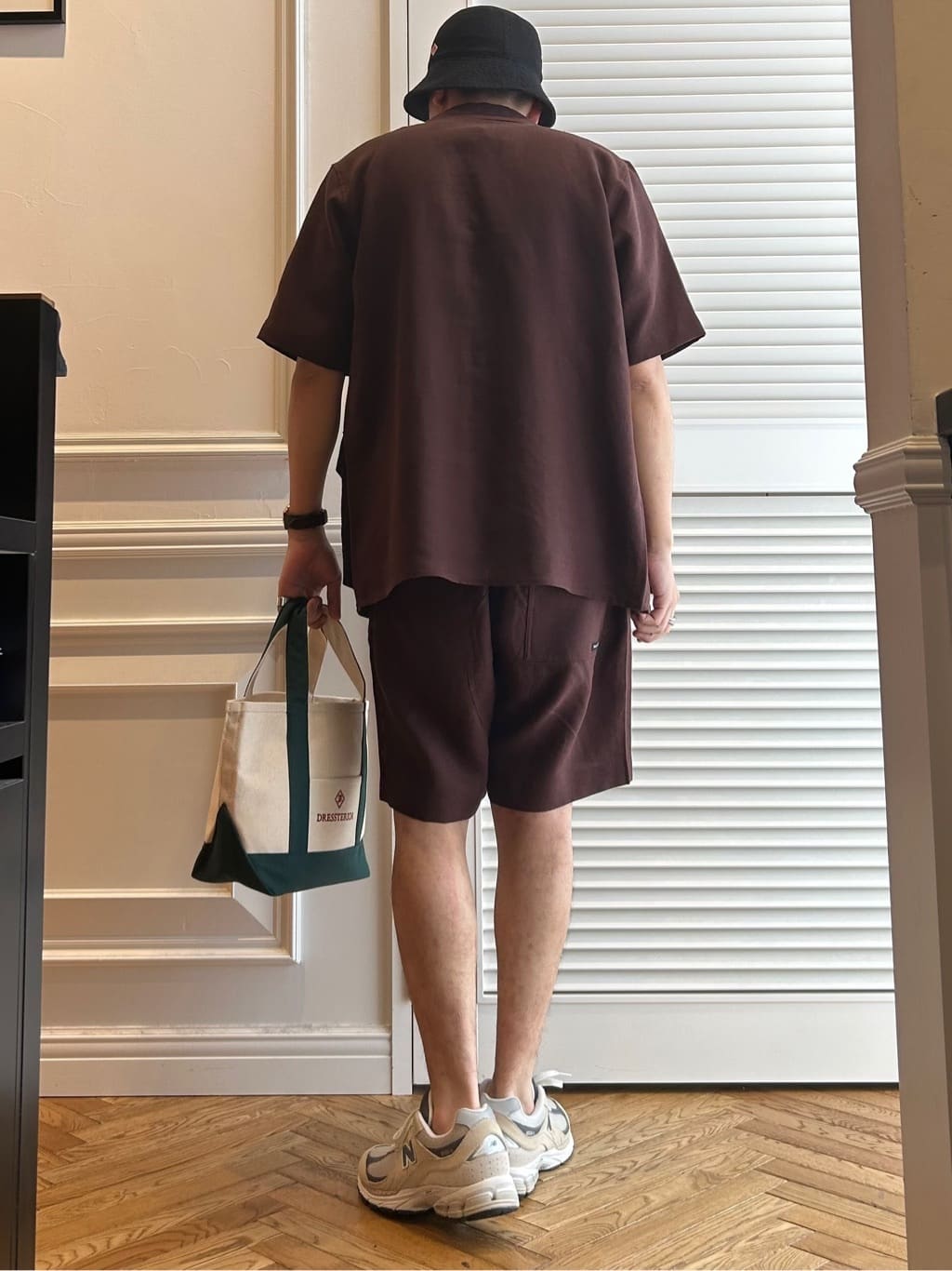 須田　慎二郎さんの「DRESSTERIOR｜」を使ったコーディネート