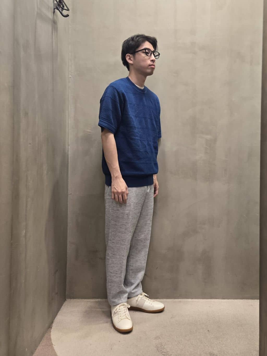 白木駆さんの「TAKEO KIKUCHI｜【尾州織】リネンブレンド メッシュパンツ」を使ったコーディネート