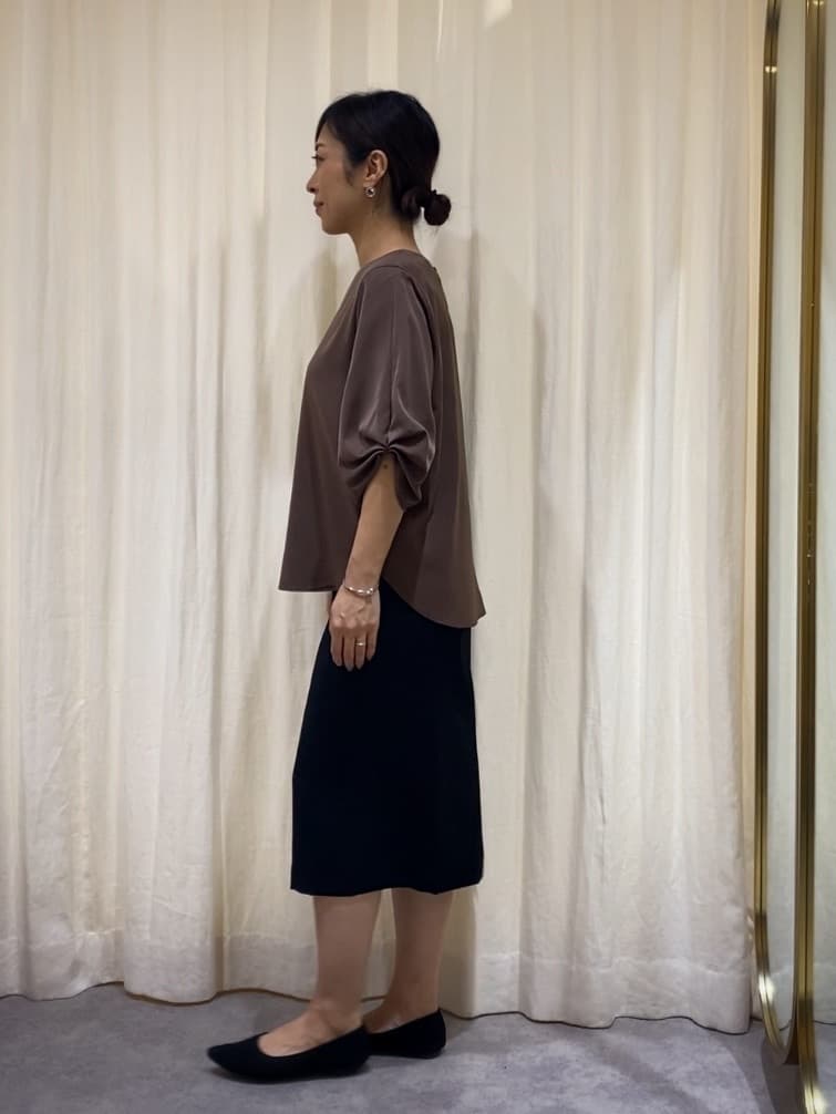 𝑹𝑶𝑴𝑰さんの「INDIVI｜」を使ったコーディネート