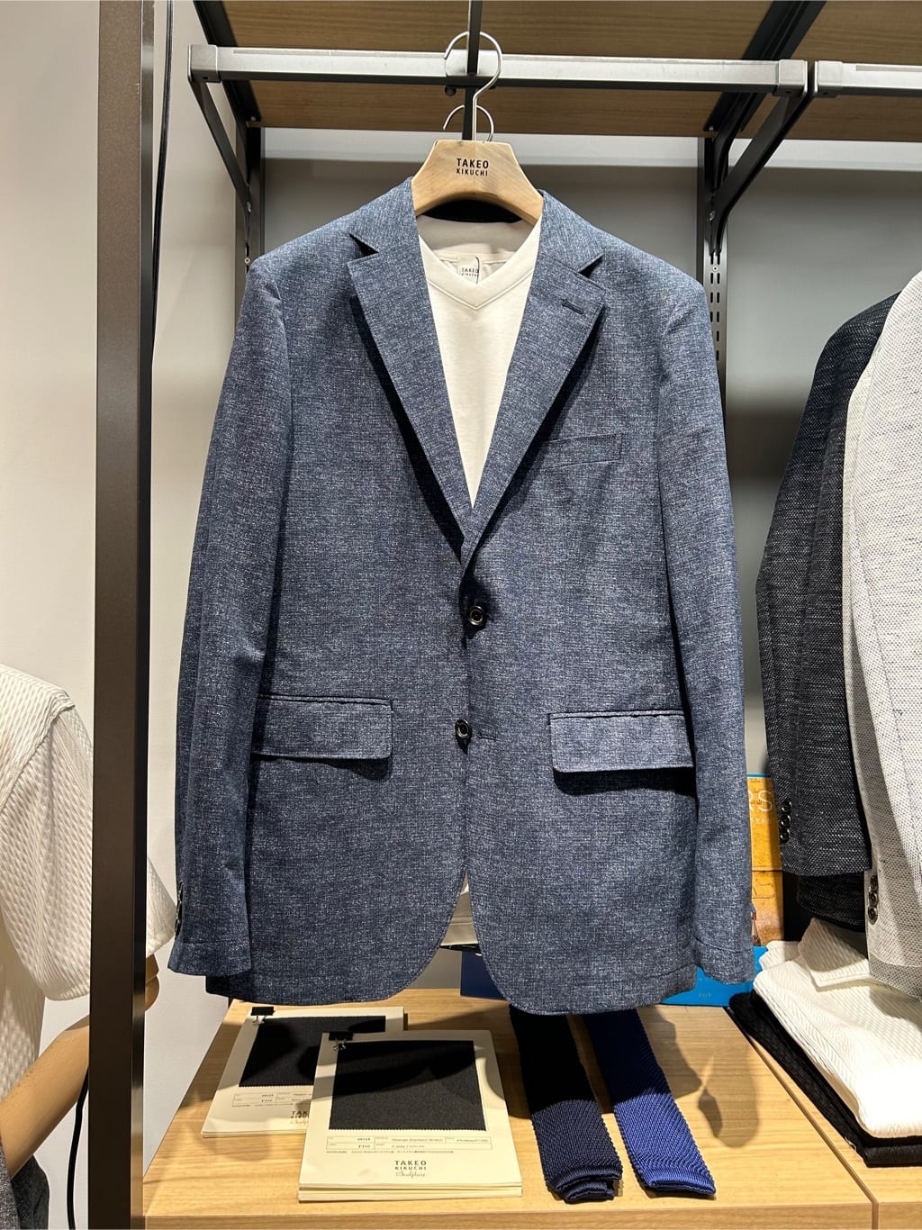 SHOSEIさんの「TAKEO KIKUCHI｜【抗菌防臭】COOL DOTS（R）ドビープリント ジャケット」を使ったコーディネート