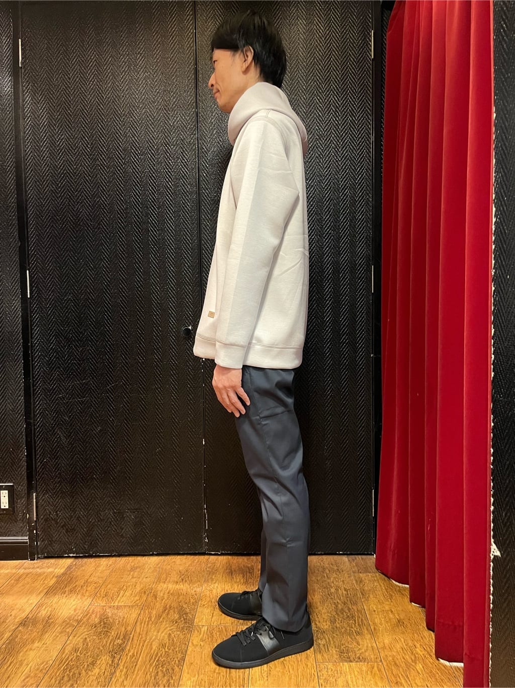  matsuさんの「TAKEO KIKUCHI｜【Sサイズ～】エアダン プルオーバー パーカ」を使ったコーディネート