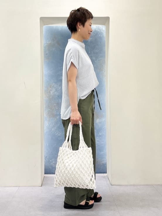 シュウコさんの「grove｜＜Lee&times;grove（別注色あり）＞ PAINTER PANTS」を使ったコーディネート